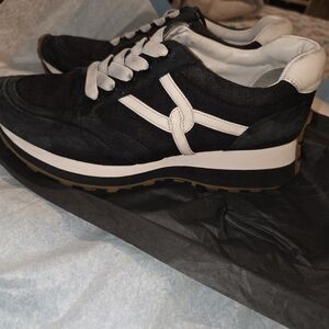 Veronica Beard Black and White Women's Sneakers